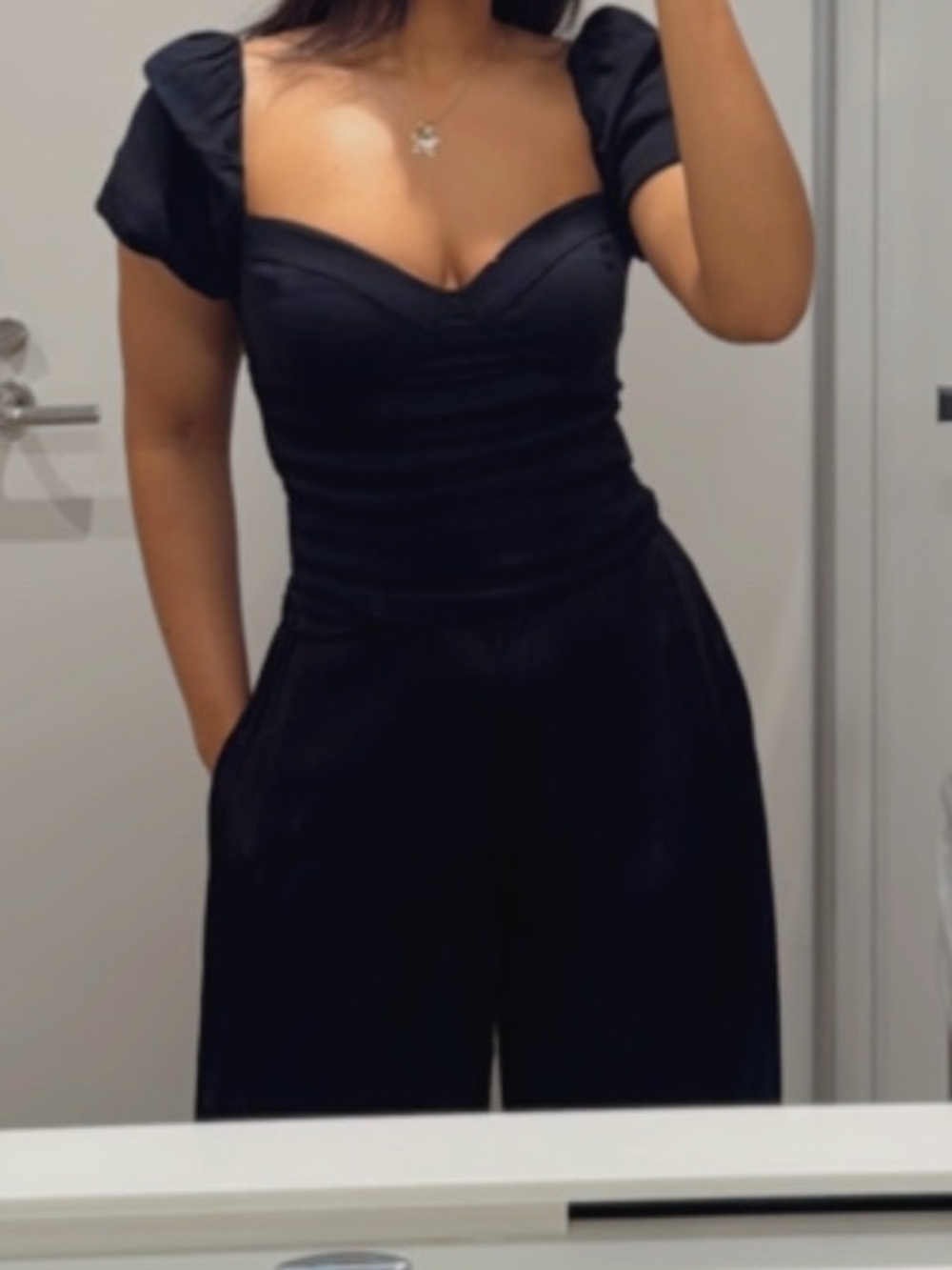 Aritzia Mid Crop Top Black with Puff sleeves
